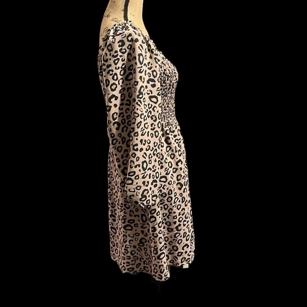 Sanctuary leopard print smocked long sleeve dress. Size 6 NWT. - Picture 5 of 8